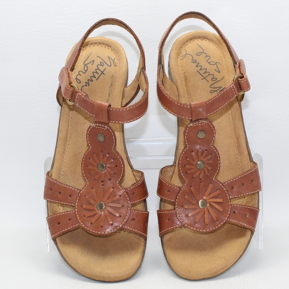 Natural Soul Barroll Tan Leather Floral T-Strap Sandals Womens 8W Wide Comfort